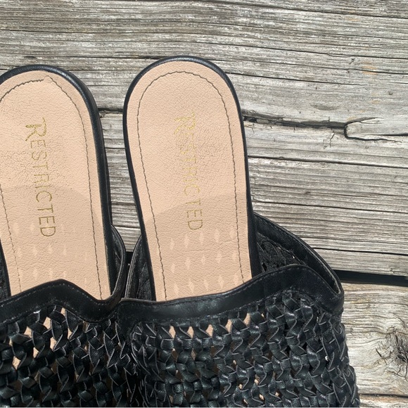 Restricted Black Woven Flat Mule Sandals in Size 8 - Picture 3 of 5